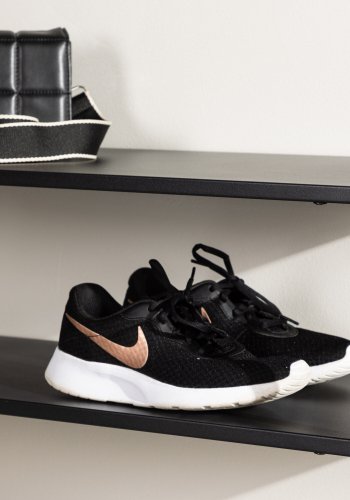 VENTURE DESIGN Curitiba Schuhregal, m. 2 Regalen - schwarzer Stahl (70x33)