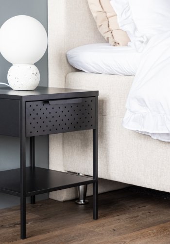 VENTURE DESIGN Sacramento nattbord, m. 1 hylle og 1 skuff - svart stl (40x40)