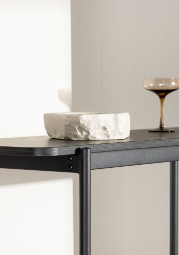 VINNSAMLING Heim konsollbord, m. 2 hyller - svart MDF og stl (120x40)