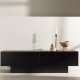 VENTURE DESIGN Cuenca TV-benk, m. 2 drer og hylle - svart glass og melamin (160x47)