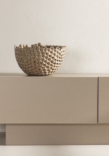 VENTURE DESIGN Cuenca TV-benk, m. 2 drer og hylle - svart glass og beige melamin (160x47)