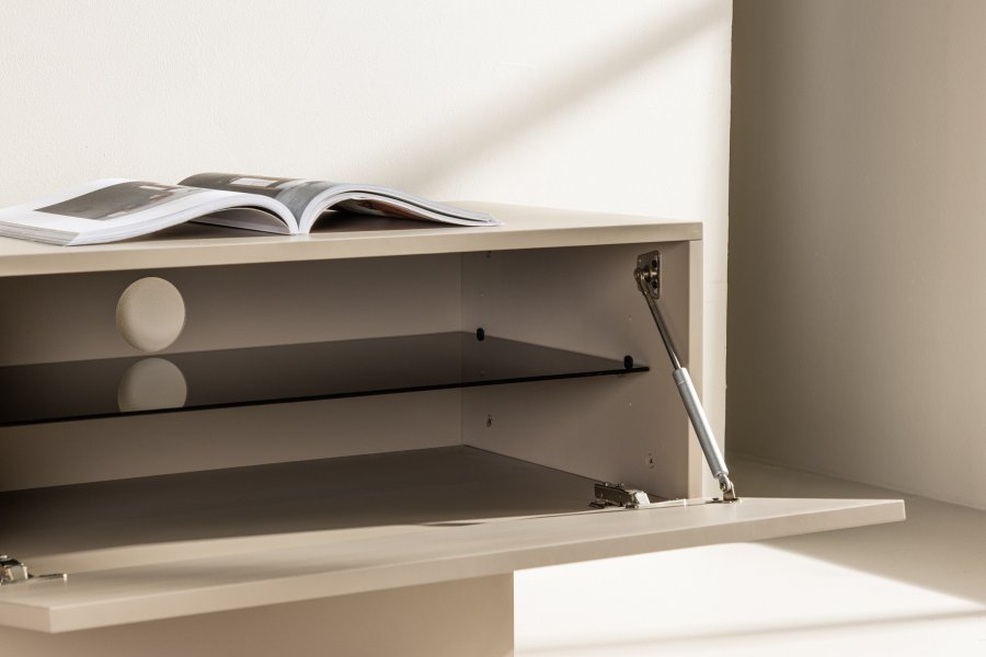 VENTURE DESIGN Cuenca TV-benk, m. 2 drer og hylle - svart glass og beige melamin (160x47)