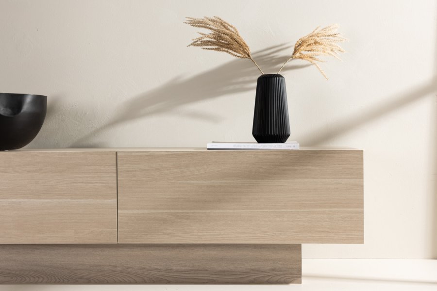 VENTURE DESIGN Cuenca TV-b�nk, m. 2 l�ger og hylde - klar glas og hvidvasket melamin (160x47)