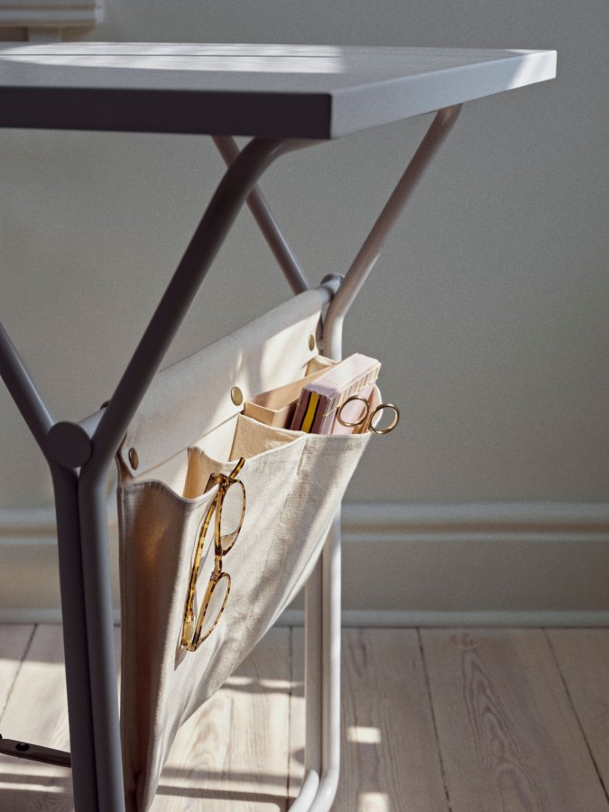 BROSTE COPENHAGEN Berit skrivebord, rektangulrt - svart ask finer og sort stl (120x60)