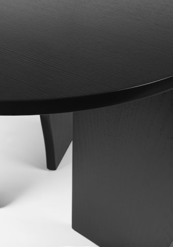 BROSTE COPENHAGEN Brook Beistelltisch, rund – schwarzes Eschenfurnier (60)