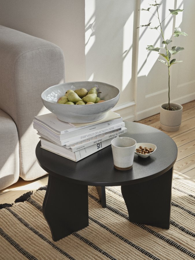 BROSTE COPENHAGEN Brook Beistelltisch, rund – schwarzes Eschenfurnier (60)