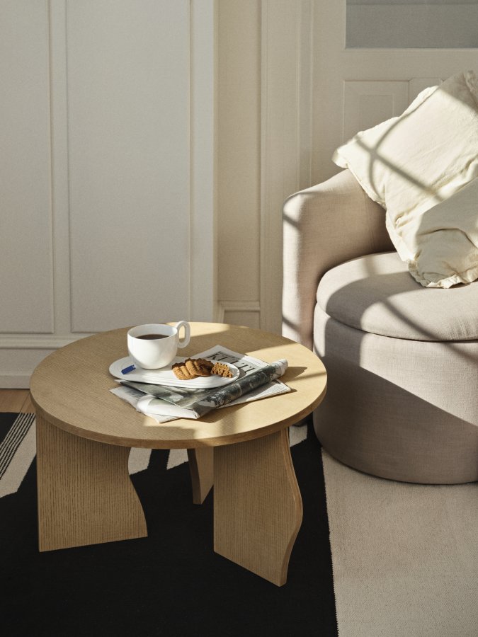 BROSTE COPENHAGEN Brook sidebord, rundt - finér i naturlig ask (60)