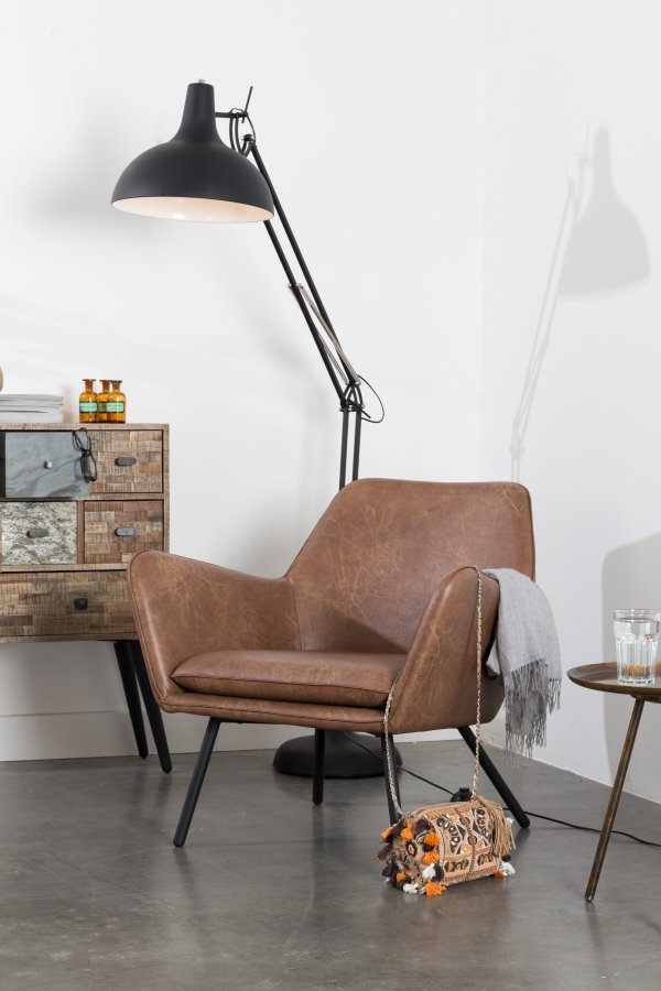 WHITE LABEL LIVING Bon loungestol, med armlener - brunt kunstskinn og metall