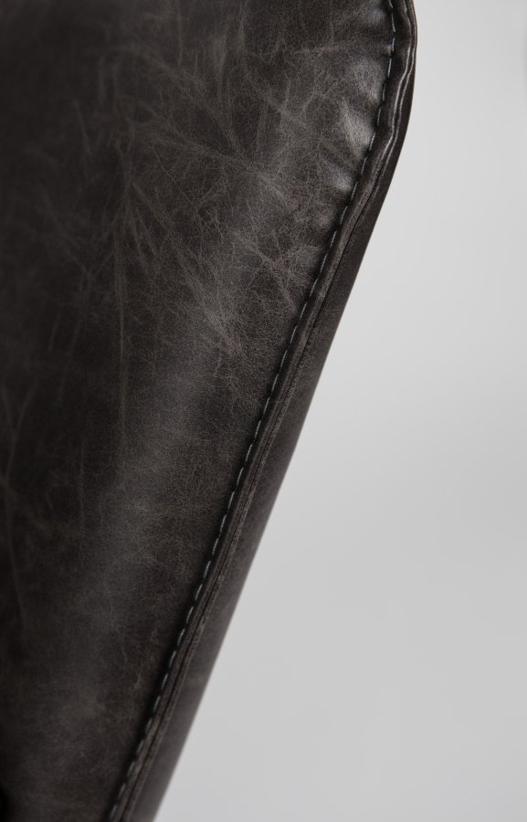 WHITE LABEL LIVING Bon loungestol, med armlener - mrkegrtt kunstskinn og metall