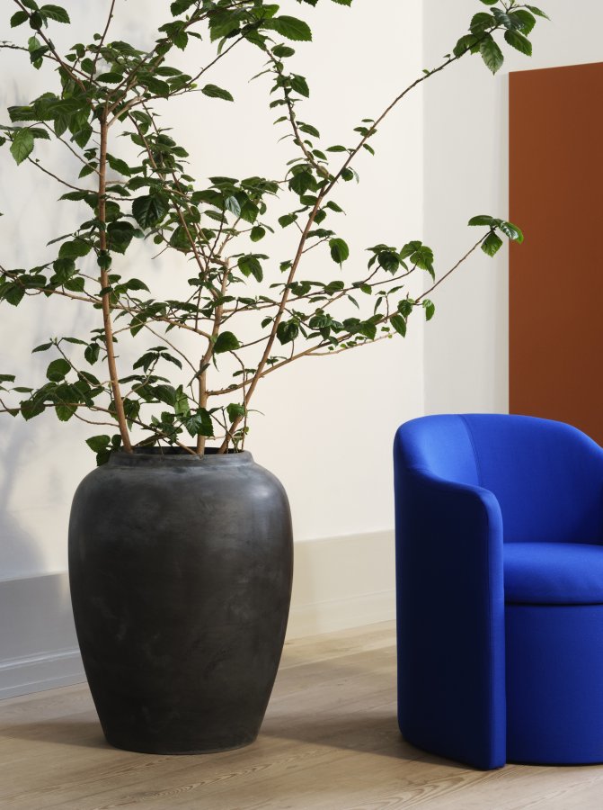 BROSTE COPENHAGEN Pond lenestol, m. armlener - bltt stoff