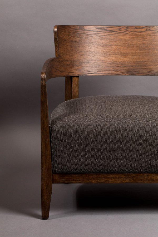 DUTCHBONE Duran Loungesessel, mit Armlehnen – graues Polyester und braune Eiche