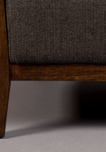 DUTCHBONE Duran Loungesessel, mit Armlehnen – graues Polyester und braune Eiche