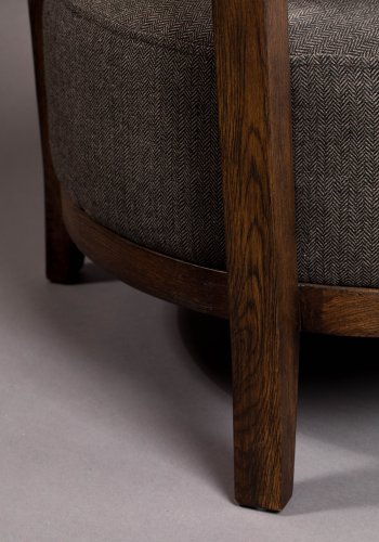 DUTCHBONE Duran Loungesessel, mit Armlehnen – graues Polyester und braune Eiche