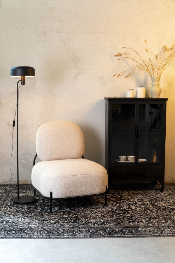 WHITE LABEL LIVING Polly loungestol - elfenben teddystoff og strykejern