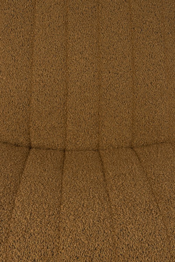 WHITE LABEL LIVING Jax loungestol - oker bouclé og metall