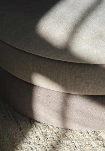 BROSTE COPENHAGEN Pond Pouf, rund – beige Stoff (38)