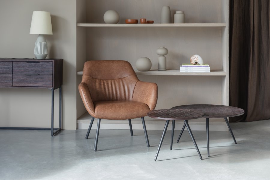 WHITE LABEL LIVING Dude lenestol, m. armlen - vintage brun PU og stl