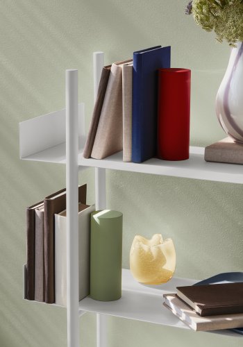 BROSTE COPENHAGEN Nobuko Mittelgroße Beine für selbstgebautes Bücherregal – weißes Eisen (2er-Set)