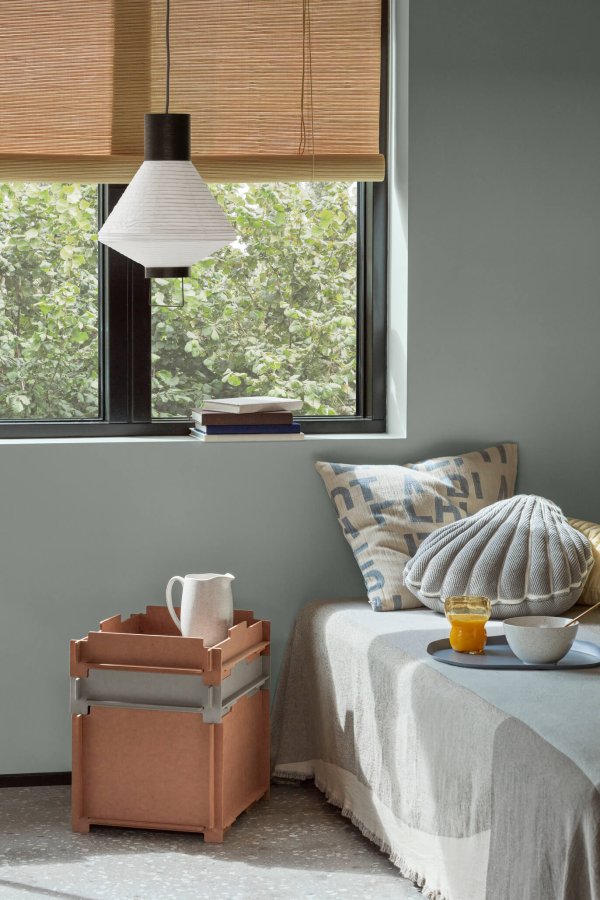 BROSTE COPENHAGEN Stacie Tablett, stapelbar – graues MDF (34x44)