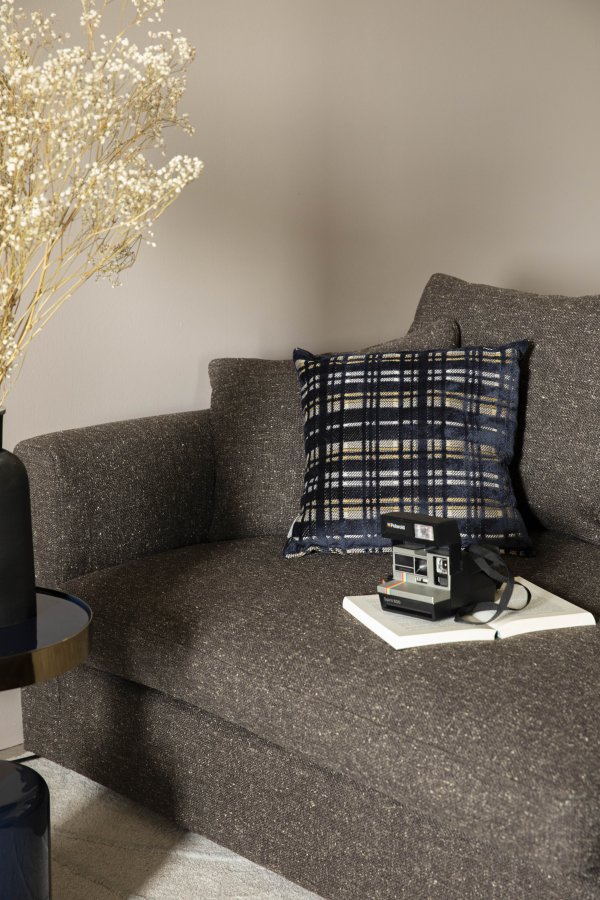 ZUIVER Sense 3 pers. sofa - espressostoff og svart polypropylen