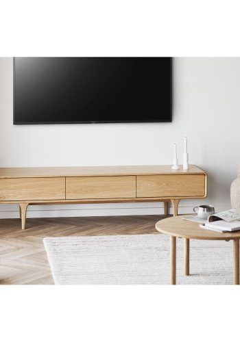HOUSE NORDIC�Darwin TV-b�nk, m. 2 l�ger og 1 skuffe - natur egefiner og eg (180x45)