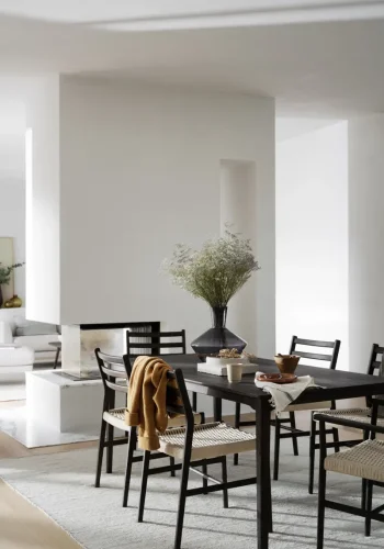 ROWICO Harlan spisebordstol, m. armlener - lys beige papirsnor og brun eik