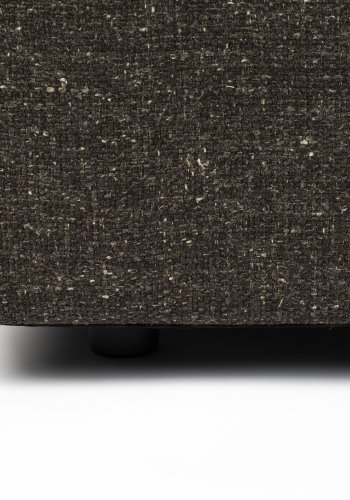 ZUIVER Sense fotskammel - espressostoff og svart polypropylen (92x92)