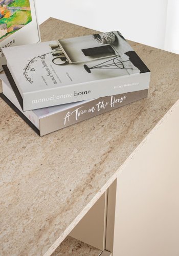 NORDVÄRK Arista - Mink, konsol i travertin