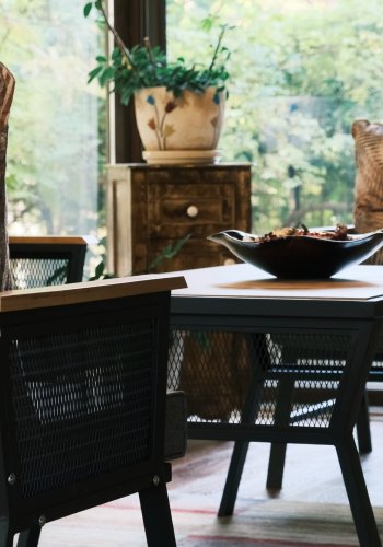 NORDVRK Mers utendrs loungesett, m. 2 stoler, 1 sofa, 1 bord, flerfargede puter - svart metall/tre