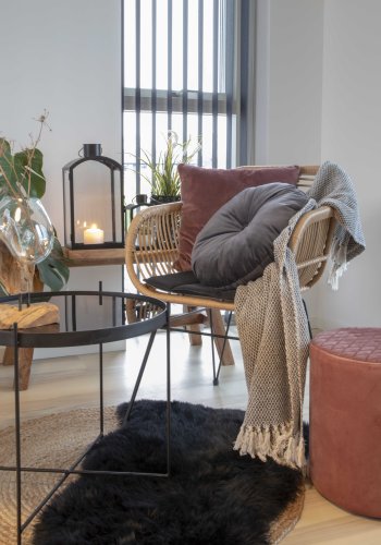 HOUSE NORDIC lammeskinn - svart, ekte New Zealand-skinn (85x50)