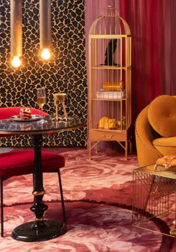 BOLD MONKEY Unlock Me Schrank, Vogelkäfig-Design, mit 1 Tür, 3 Regalen und 1 Schublade – Messingeisen