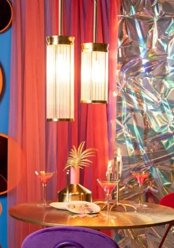 BOLD MONKEY  Deckenleuchte „Engel auf Feuer“, M – klares Acryl und Messing-Aluminium