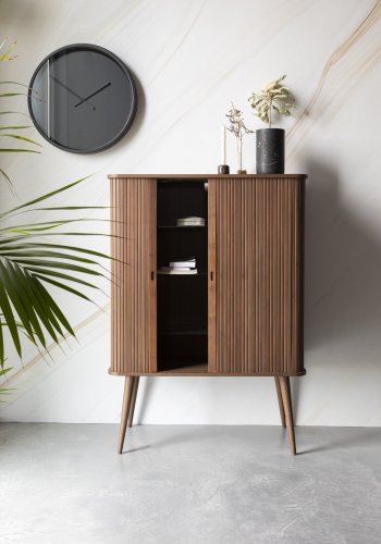 ZUIVER Barbierskap, m. 2 skyvedrer - brun valnttfinish og gummitre