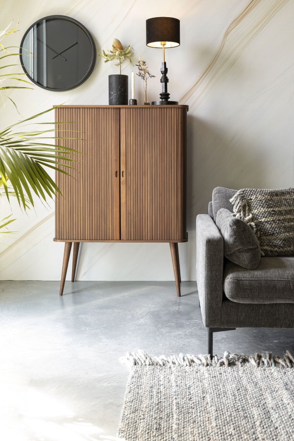 ZUIVER Barbierskap, m. 2 skyvedrer - brun valnttfinish og gummitre