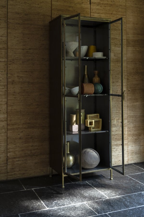 DUTCHBONE Gertlush Vitrine, m. 2 Glastüren und Regalen - Goldeisen
