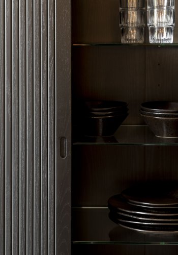 ZUIVER Barbierskap, m. 2 skyvedrer - svart eikefiner og gummitre