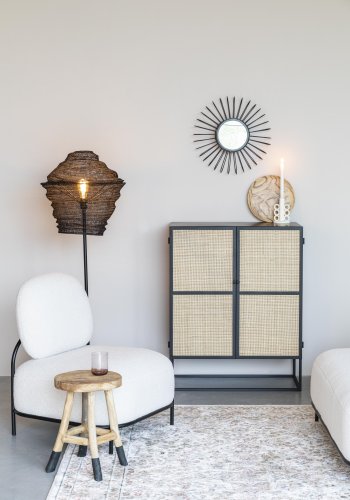 WHITE LABEL LIVING Guuji Low skab, m. 2 lger, hylde - rattan og sort jern