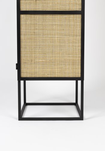 WHITE LABEL LIVING Guuji Lavt skap, m. 1 dr og 2 hyller - rotting og svart jern