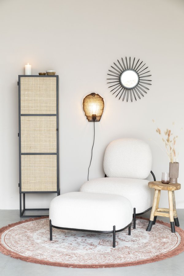 WHITE LABEL LIVING Guuji Lavt skap, m. 1 dr og 2 hyller - rotting og svart jern