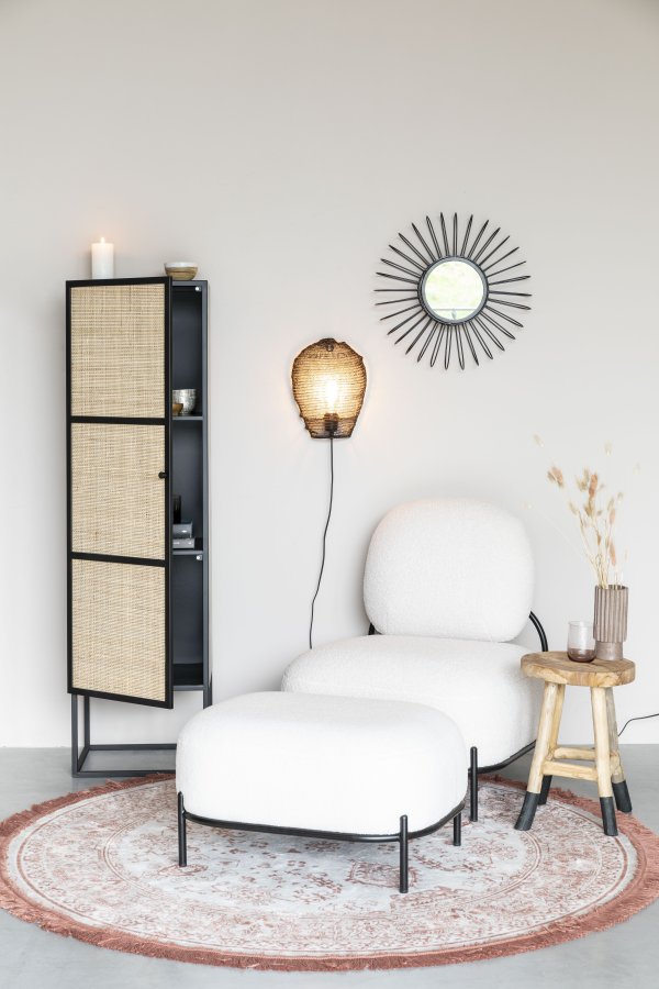 WHITE LABEL LIVING Guuji Lavt skap, m. 1 dr og 2 hyller - rotting og svart jern