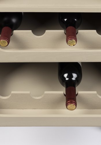 WHITE LABEL LIVING Amaya Lavt vinskap, m. 1 dr og hyller - rotting og beige stl