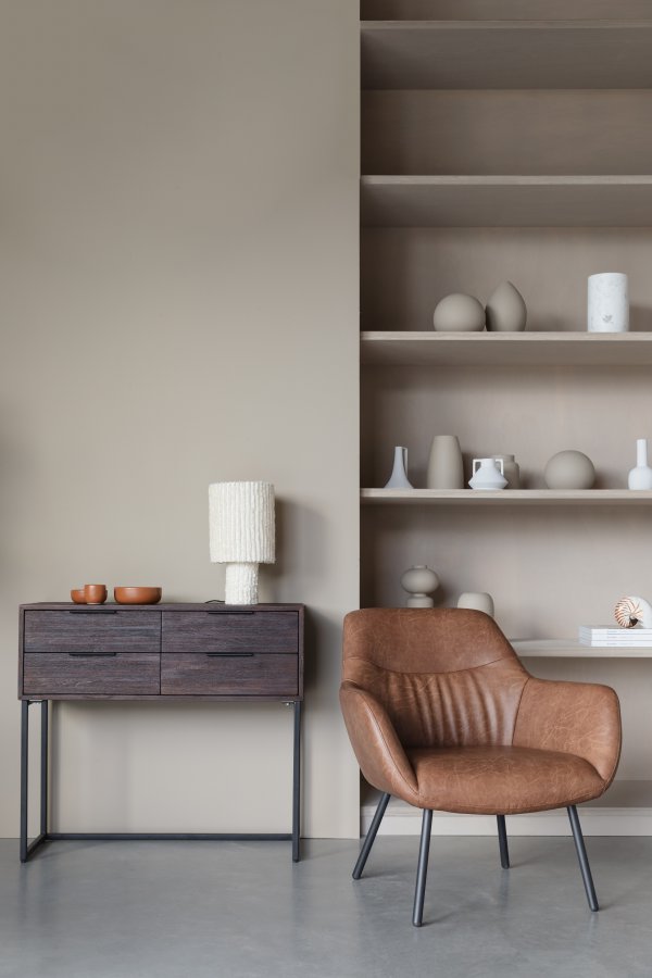 WHITE LABEL LIVING Webster skap S, m. 4 skuffer - brun gjenvunnet teak og jern