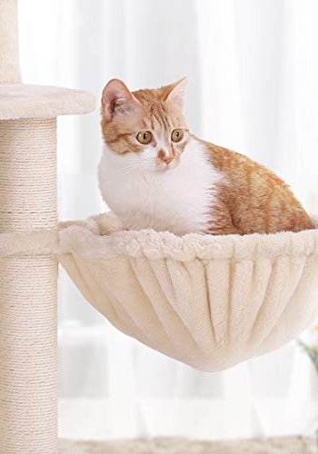 FEANDREA skrapestolpe, 5 niver, 2 plattformer, 2 huler, 2 pom-poms, 1 kurv - beige plysj