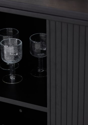 VIND KOLLEKSJON Fjllbacka skjenk, m. 2 drer og hyller - svart eikefiner/MDF (160x48)