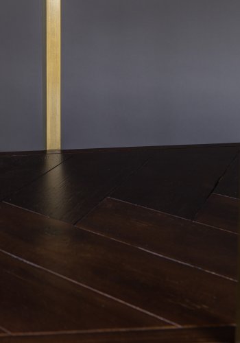 DUTCHBONE Class Bücherregal, mit 4 Regalen – braunes Fischgrätholz und goldener Stahl