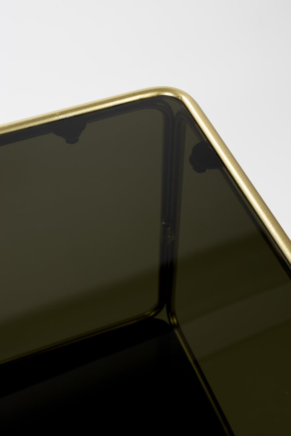 WHITE LABEL LIVING Liah Gold bokhylle, m. 3 hyller - rykgrtt glass og gullfarget jern