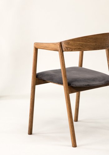 VINNSAMLING Lngön spisestuestol, m. armlener - gr flyel og brun eik