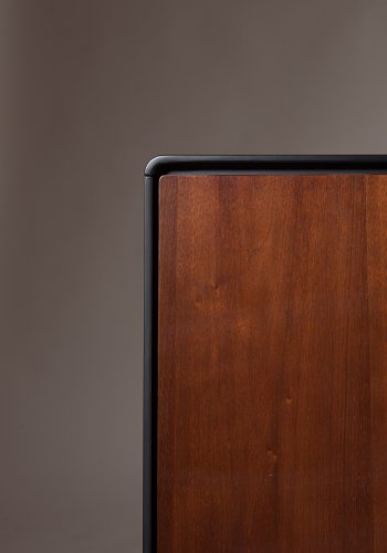 DUTCHBONE Juju Sideboard, niedrig, mit 3 Türen, 2 Regalen, 1 Schublade – braunes Walnussfurnier/Eschenholz und schwarzes Furnier