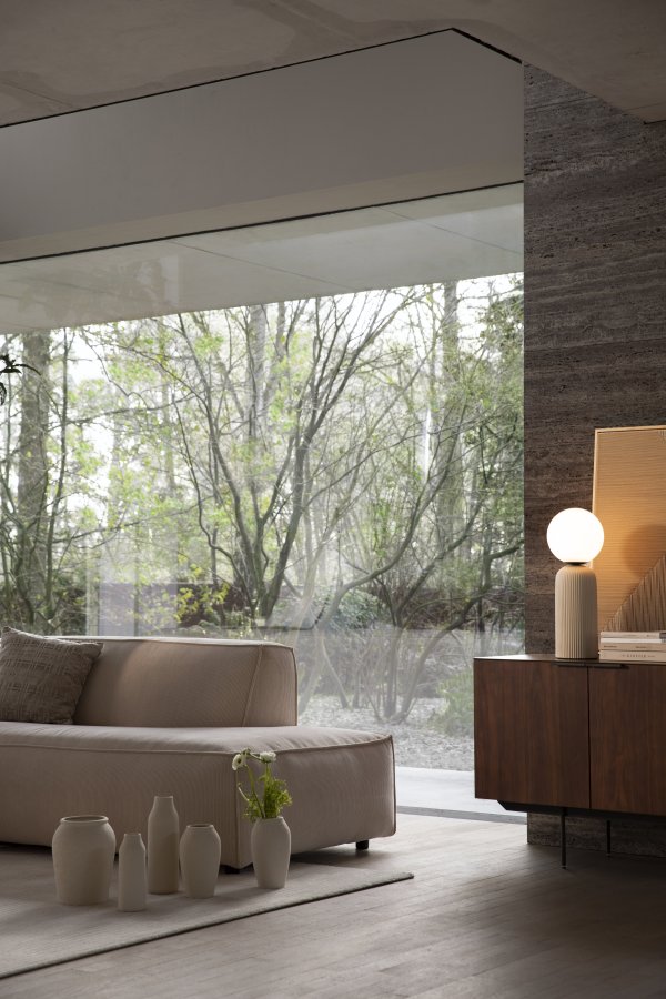 ZUIVER Travis skjenk, m. 2 drer og 3 skuffer - brun valntt finish og stl