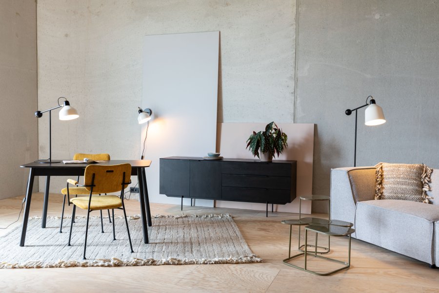 ZUIVER Travis skjenk, m. 2 drer og 3 skuffer - sort eikefiner og stl